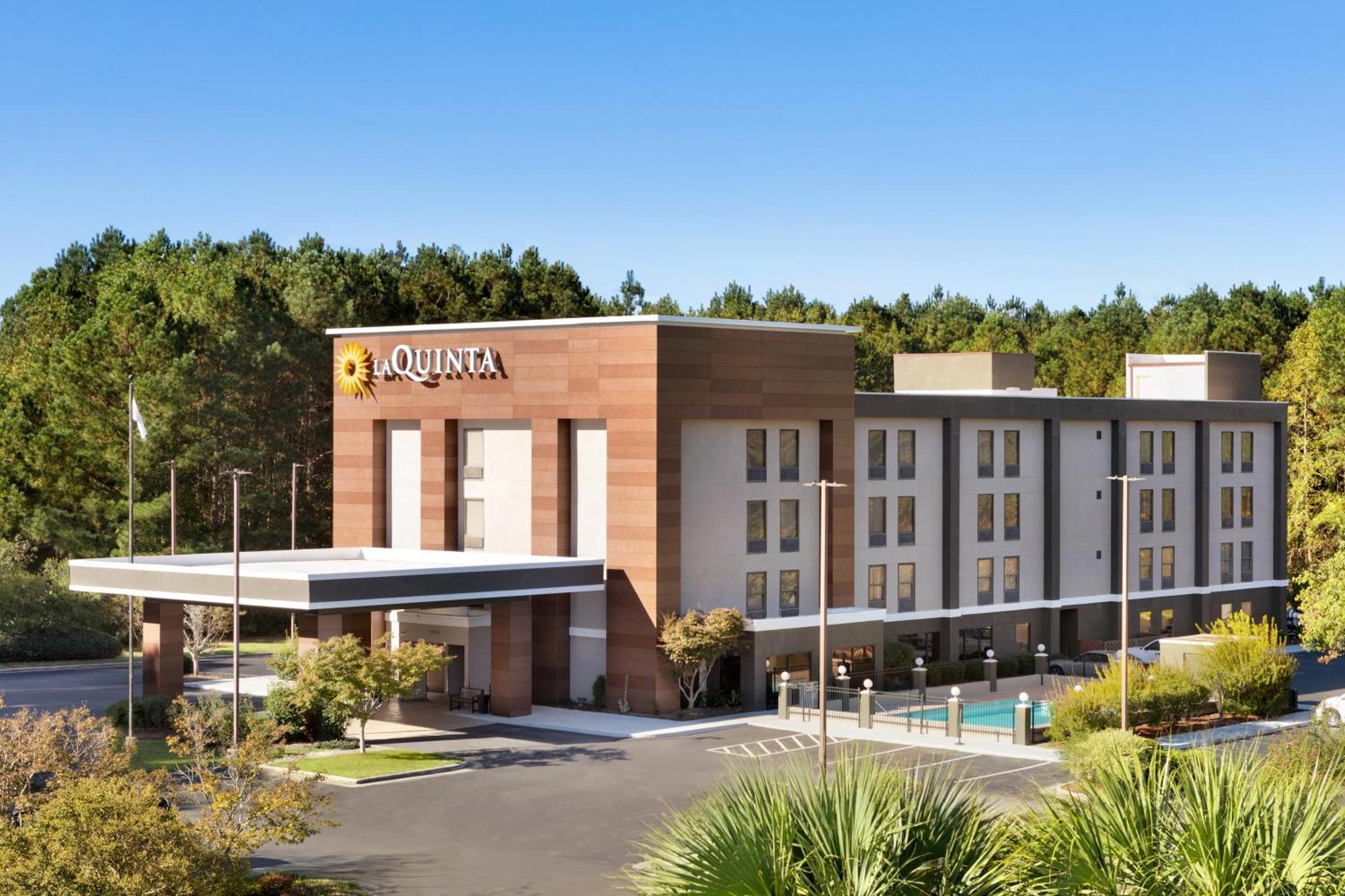 La Quinta Inn & Suites By Wyndham Selma/Smithfield I-95 Exterior photo