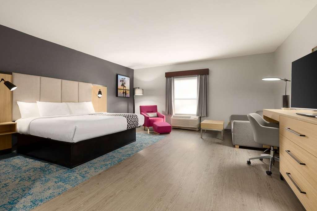 La Quinta Inn & Suites By Wyndham Selma/Smithfield I-95 Room photo